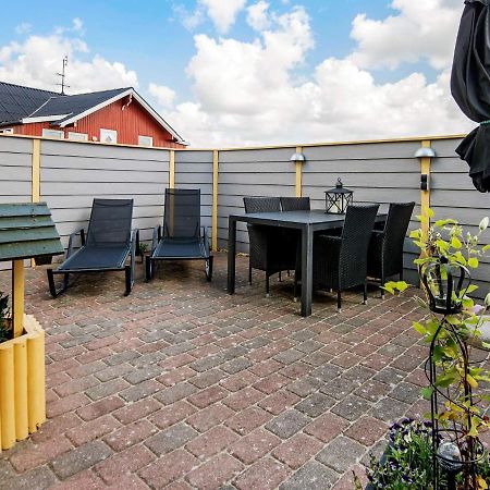 4 Person Holiday Home In R M Lakolk Екстер'єр фото