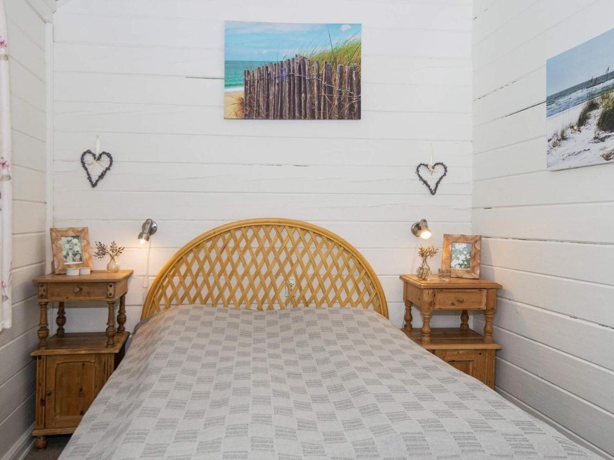 4 Person Holiday Home In R M Lakolk Екстер'єр фото