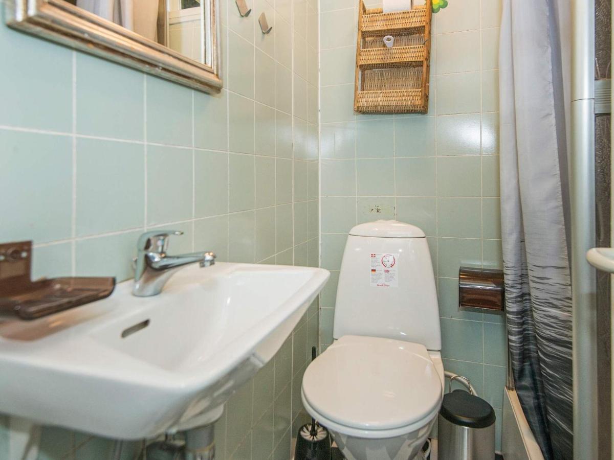 4 Person Holiday Home In R M Lakolk Екстер'єр фото